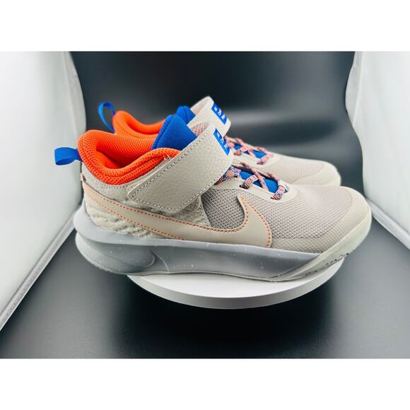 Nike Team Hustle D10 SE Low Desert Sand - DD1882-001 Sz 2 - Picture 4 of 6